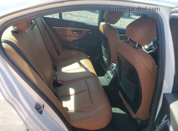 WBA8D9G59HNU60864 2017 BMW OTHER White Вид задніх сидінь
