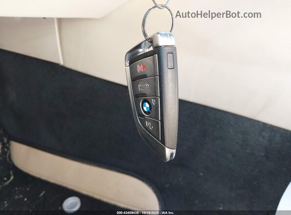WBAJA9C55JB032734 2018 BMW 5 SERIES Черный Вид панели приборов
