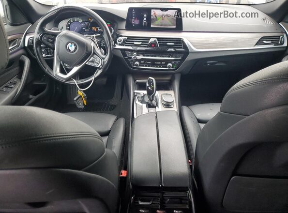 WBAJA9C55JB033169 2018 BMW 5 SERIES Белый Вид панели приборов