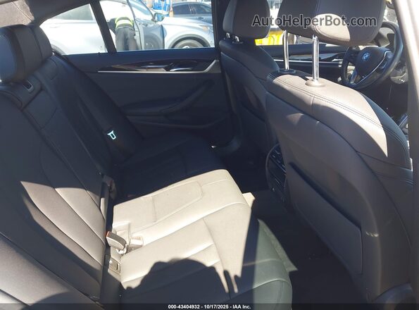 WBAJR3C0XLWW77921 2020 BMW OTHER White Вид наклейки з VIN-кодом