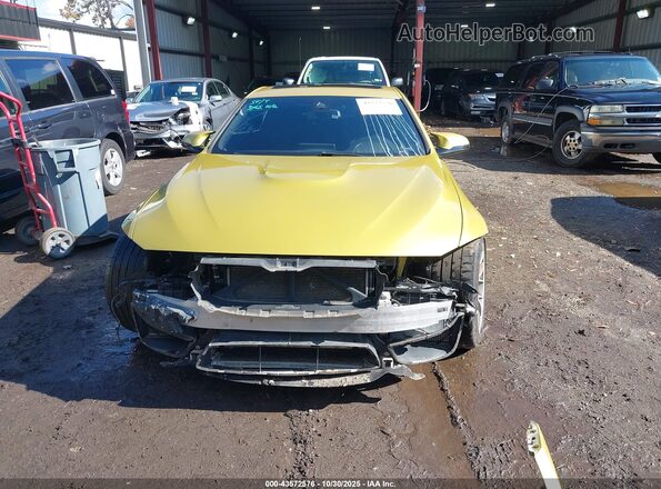WBS3R9C36HA014349 2017 BMW M4 Желтый Вид задней части салона