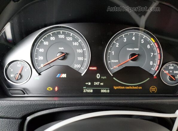 WBS3R9C53HK709559 2017 BMW M4 White Widok zestawu wskaźników