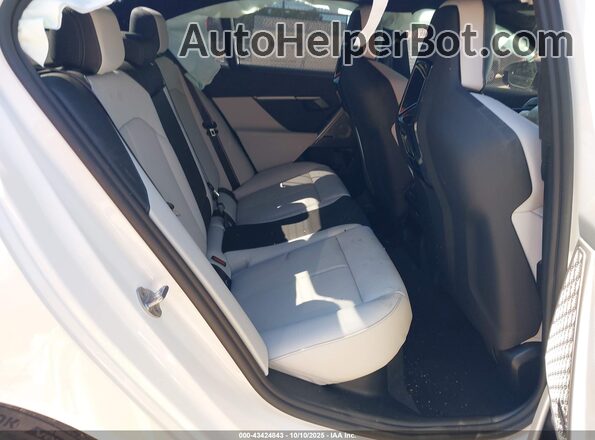 WBS83FK07SCT35809 2025 BMW M5 Белый Вид наклейки с VIN-кодом