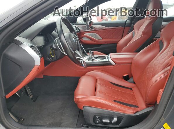 WBSGV0C0XNCJ05560 2022 BMW M8 Gray Widok wnętrza z przodu