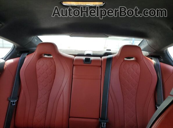 WBSGV0C0XNCJ05560 2022 BMW M8 Gray Widok tylnych siedzeń