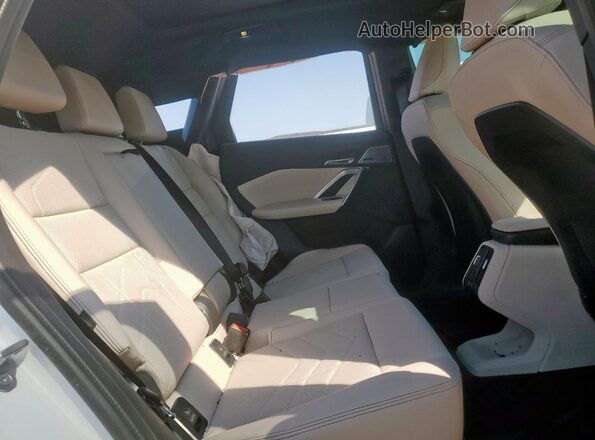 WBX73EF00S5105267 2025 BMW X1 Белый Вид задних сидений