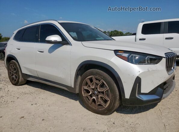WBX73EF00S5105267 2025 BMW X1 Белый Передняя правая четверть