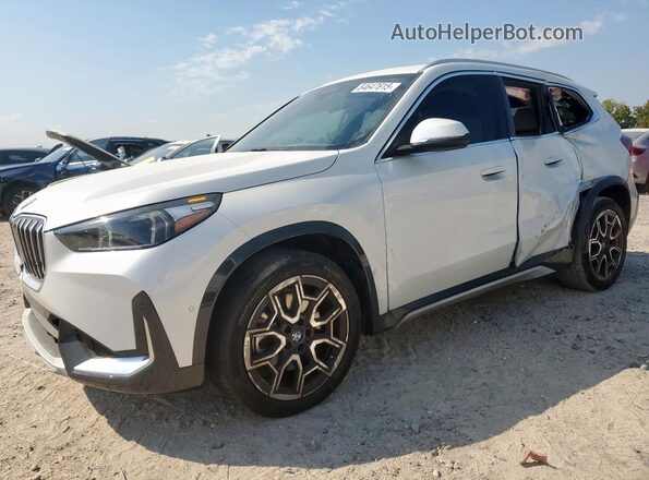 WBX73EF00S5105267 2025 BMW X1 Белый Передняя левая четверть
