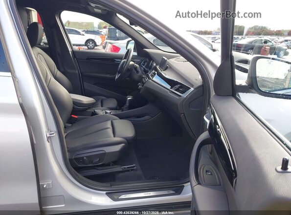 WBXHT3C58K5L38659 2019 BMW X1 Серый Вид салона спереди