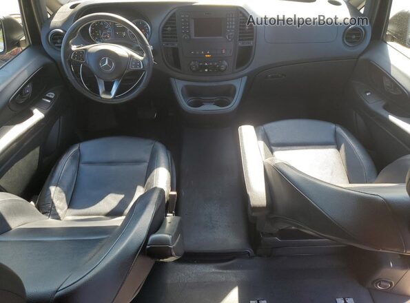 WD4PG2EE2J3454850 2018 MERCEDES-BENZ METRIS Черный Вид панели приборов