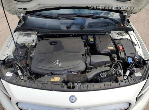 WDCTG4EB1GJ193560 2016 MERCEDES-BENZ GLA Белый Вид задней части салона
