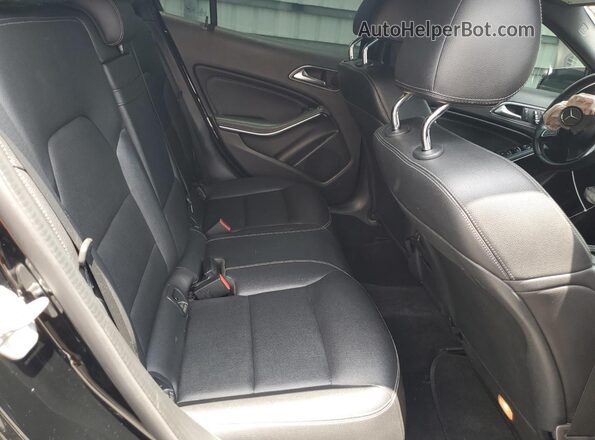 WDCTG4EB1JJ431222 2018 MERCEDES-BENZ GLA Black Հետևի նստատեղերի տեսք