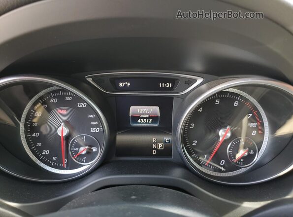 WDCTG4EB1JJ460963 2018 MERCEDES-BENZ GLA White Սարքավորումների վահանակի տեսք