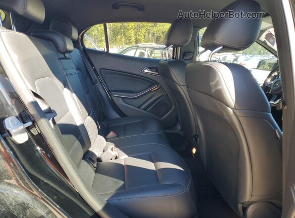 WDCTG4EB2HJ297301 2017 MERCEDES-BENZ GLA-CLASS Black Widok komory silnika