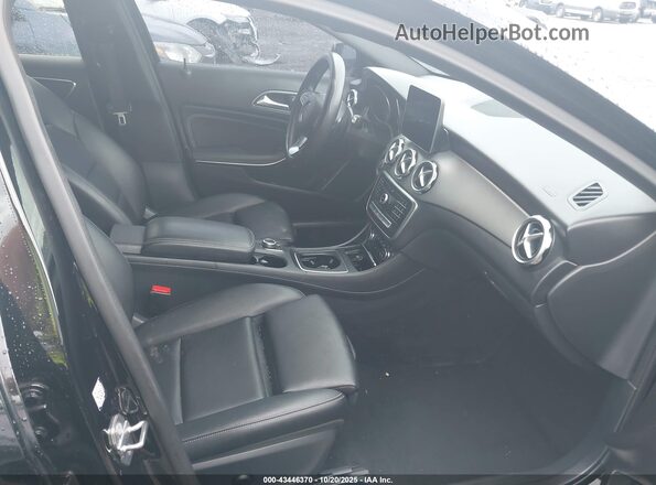 WDCTG4EB2LU021787 2020 MERCEDES-BENZ GLA 250 Черный Вид салона спереди