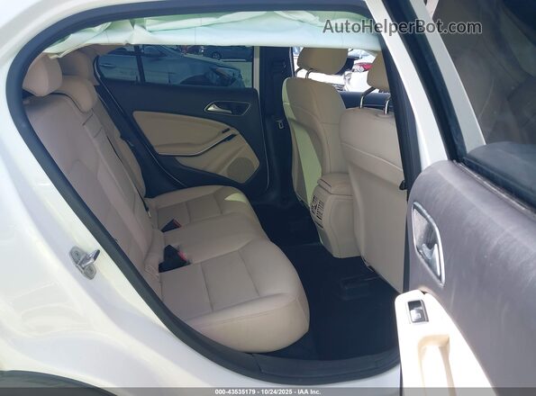 WDCTG4EB3KJ636767 2019 MERCEDES-BENZ GLA 250 Белый Вид наклейки с VIN-кодом