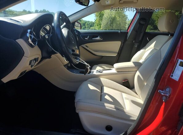 WDCTG4GB8LJ655751 2020 MERCEDES-BENZ GLA Красный Вид салона спереди