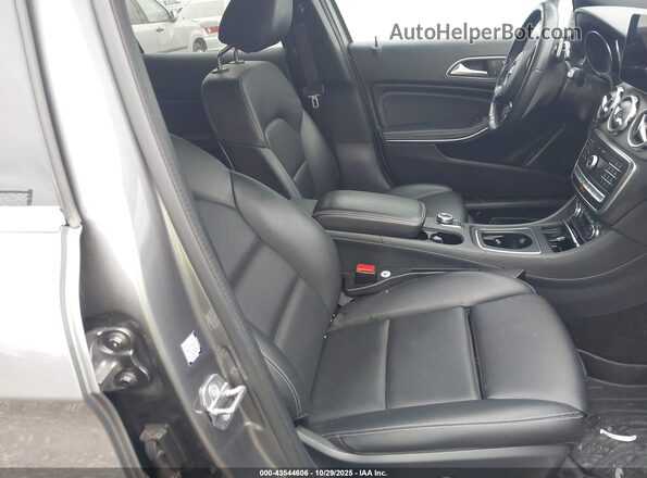 WDCTG4GBXLJ658425 2020 MERCEDES-BENZ GLA 250 Gray Vista interior delantera