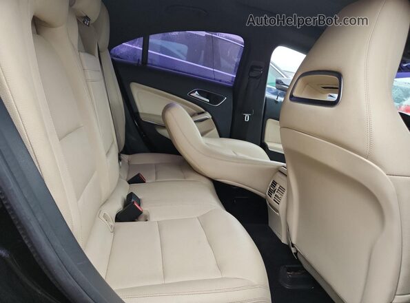WDDSJ4EB0HN421910 2017 MERCEDES-BENZ CLA-CLASS Black Widok wnętrza z tyłu