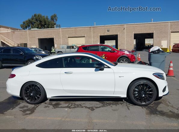 WDDWJ6EB5JF755332 2018 MERCEDES-BENZ AMG C 43 Белый Вид задней части салона