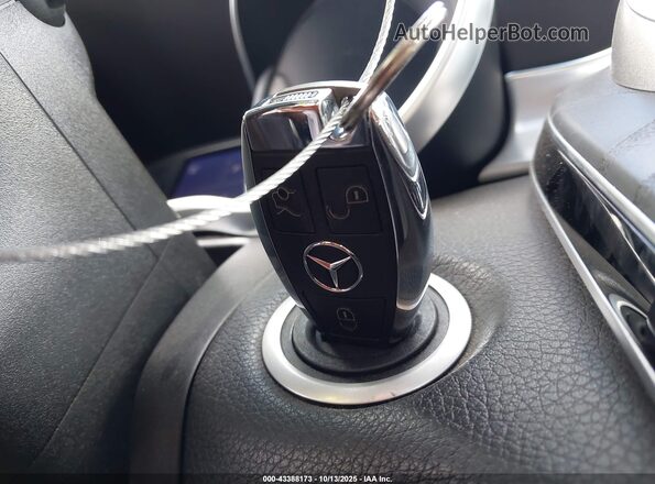 WDDWK4JB5JF705988 2018 MERCEDES-BENZ C-CLASS Белый Вид панели приборов