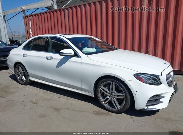 WDDZF4JB0KA622128 2019 MERCEDES-BENZ E-CLASS Белый Вид задней части салона