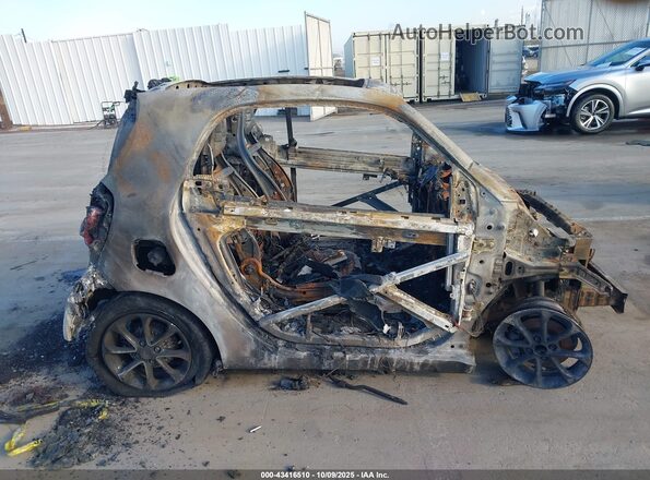 WMEFJ5DA4GK070396 2016 SMART FORTWO Silver Սարքավորումների վահանակի տեսք
