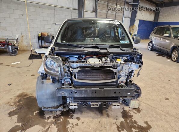 WMEFJ5DA9GK127823 2016 SMART FORTWO Серебряный Вид спереди