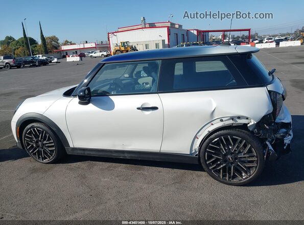 WMW13GD00S2W45606 2025 MINI HARDTOP Белый Панорамный вид салона 360°