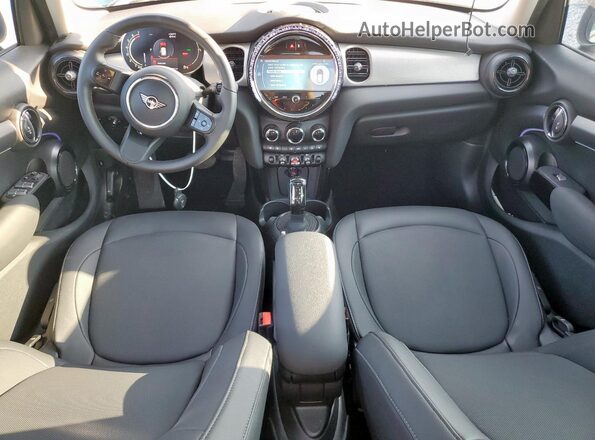 WMW33DK03P2T42580 2023 MINI COOPER Зеленый Вид панели приборов