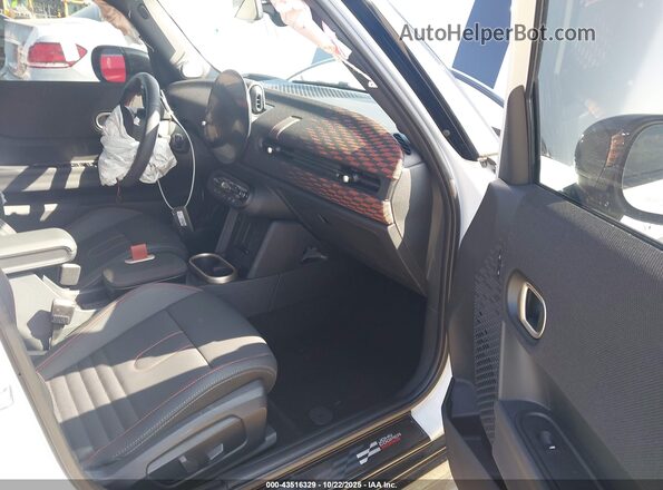 WMW53GD02S2X03300 2025 MINI HARDTOP Белый Вид салона спереди