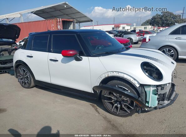 WMW53GD02S2X03300 2025 MINI HARDTOP Белый Панорамный вид салона 360°