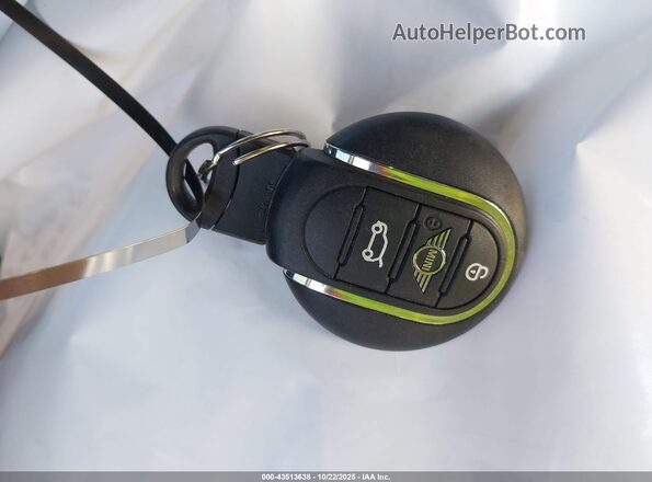 WMZYS7C56K3F45217 2019 MINI COUNTRYMAN Зеленый Вид панели приборов