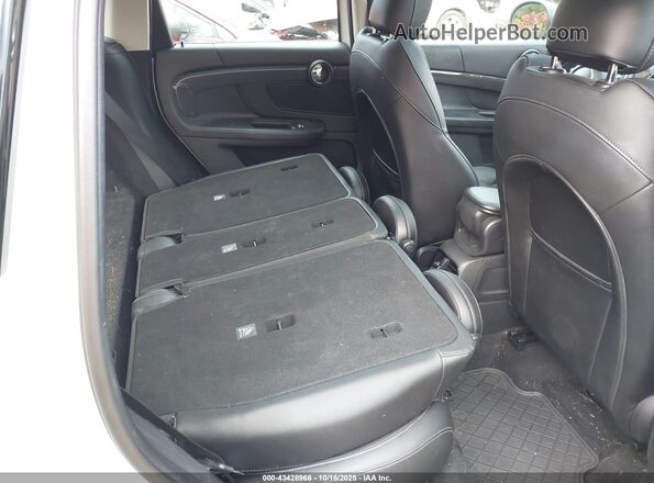 WMZYT5C30H3B66772 2017 MINI COUNTRYMAN White Widok naklejki z numerem VIN