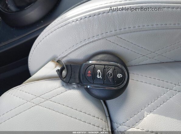 WMZYX1C03L3M07507 2020 MINI COUNTRYMAN Зеленый Вид панели приборов