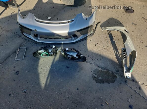 WP0AC2A97JS176344 2018 PORSCHE 911 Silver Vista del compartimento del motor