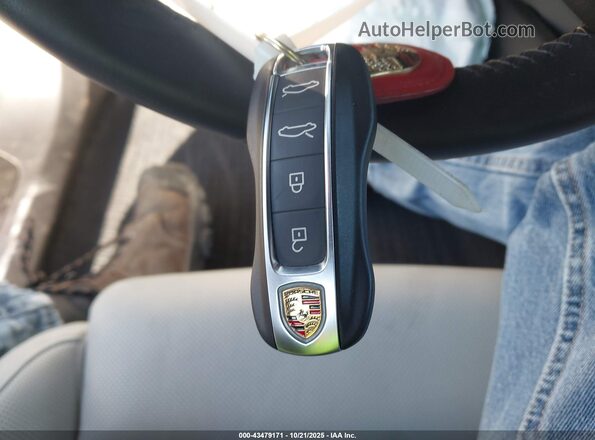WP0CD2Y11PSA90187 2023 PORSCHE TAYCAN Серебряный Вид панели приборов