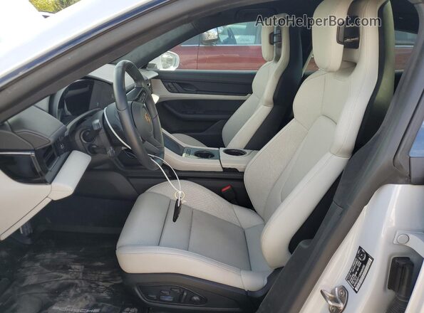 WP0CD2Y13RSA84250 2024 PORSCHE TAYCAN Серый Вид салона спереди