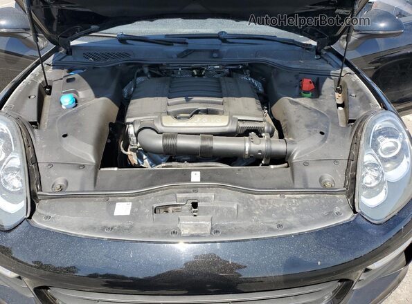 WP1AA2A29HKA80250 2017 PORSCHE CAYENNE Black Engine compartment view