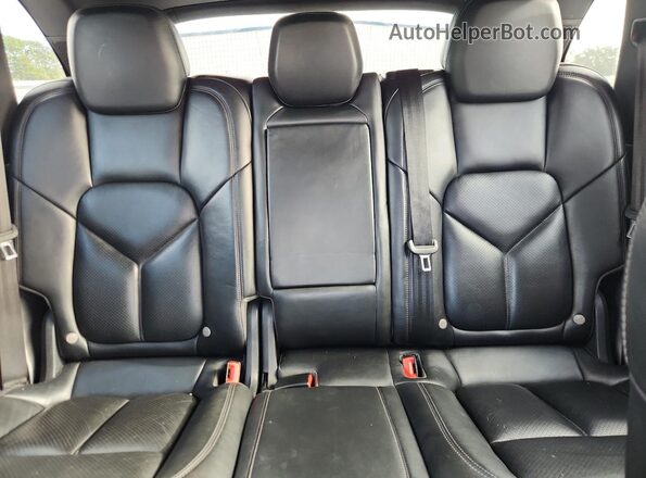 WP1AA2A29JKA05764 2018 PORSCHE CAYENNE Черный Вид задних сидений