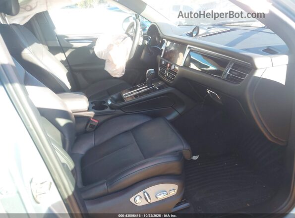 WP1AA2A53PLB18655 2023 PORSCHE MACAN Silver წინა სალონის ხედი