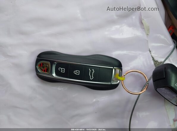 WP1AA2AY0NDA06204 2022 PORSCHE CAYENNE Белый Вид панели приборов