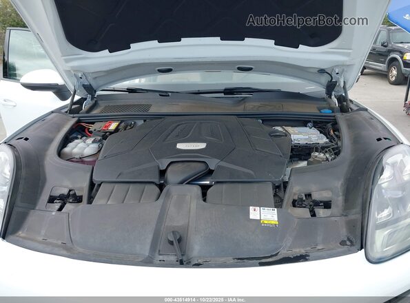 WP1AA2AY0NDA06204 2022 PORSCHE CAYENNE Белый Вид сзади