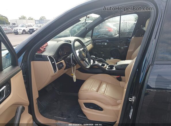 WP1AA2AY6PDA04718 2023 PORSCHE CAYENNE Dark Blue Вид салона спереди