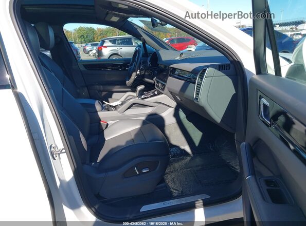 WP1AA2AY7MDA02911 2021 PORSCHE CAYENNE Белый Вид салона спереди