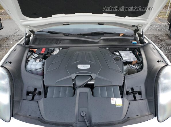 WP1AA2AY8PDA04901 2023 PORSCHE CAYENNE White Vista del compartimento del motor