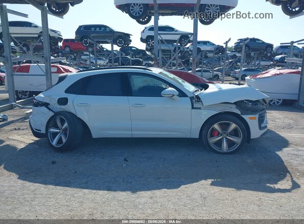 WP1AG2A50PLB40322 2023 PORSCHE MACAN Белый Вид задней части салона
