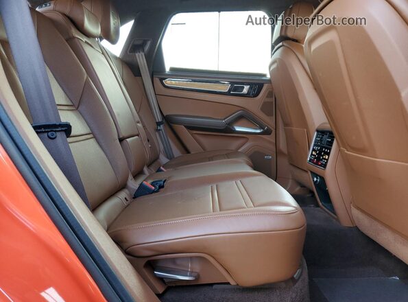 WP1AH2AY2LDA44073 2020 PORSCHE CAYENNE Orange Vista interior trasera