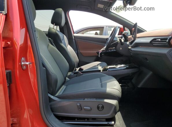 WVGKMPE2XNP071443 2022 VOLKSWAGEN ID.4 Красный Вид салона спереди