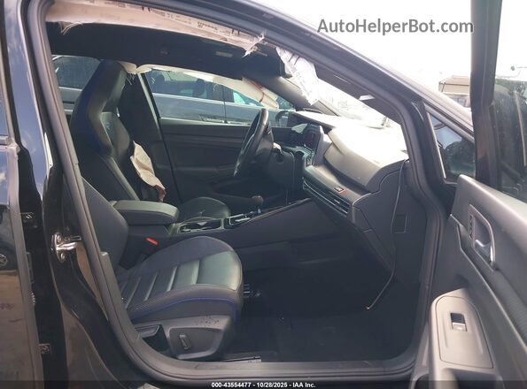 WVWEB7CD2RW133019 2024 VOLKSWAGEN GOLF Черный Вид салона спереди